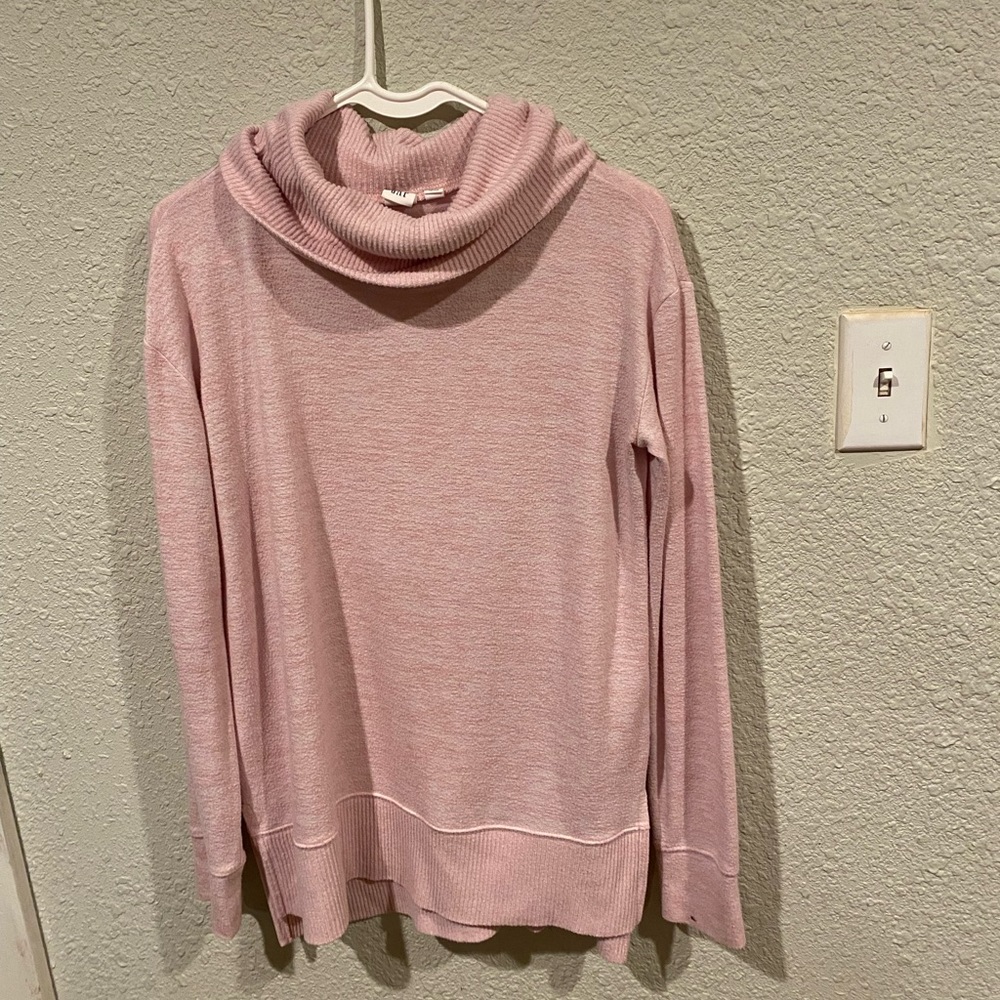 Gap sweater